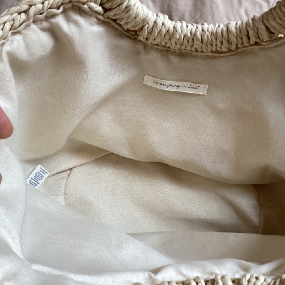 Do Everything in Love - Paper & Wood Summer Minimalist Beach Casual Tote - Picture 4 of 6
